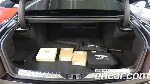 Bentley Flying Spur 2025 — Photo 5/20