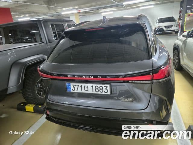 Lexus RX500h 2025 — ფოტო 4/6