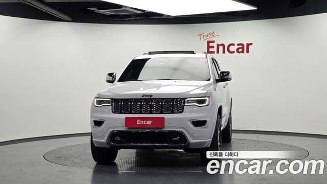 Jeep Grand Cherokee 2019 — Фото 3/20