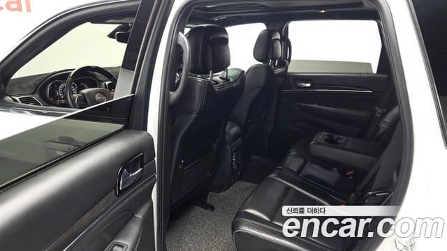 Jeep Grand Cherokee 2019 — Фото 11/20