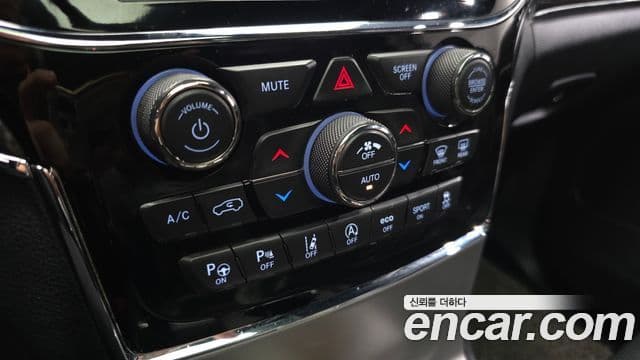 Jeep Grand Cherokee 2019 — Фото 16/20