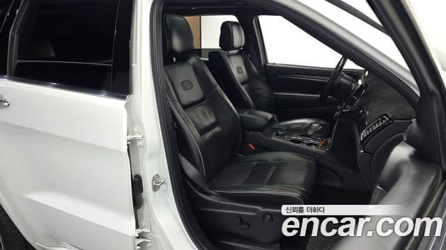 Jeep Grand Cherokee 2019 — ფოტო 2/35