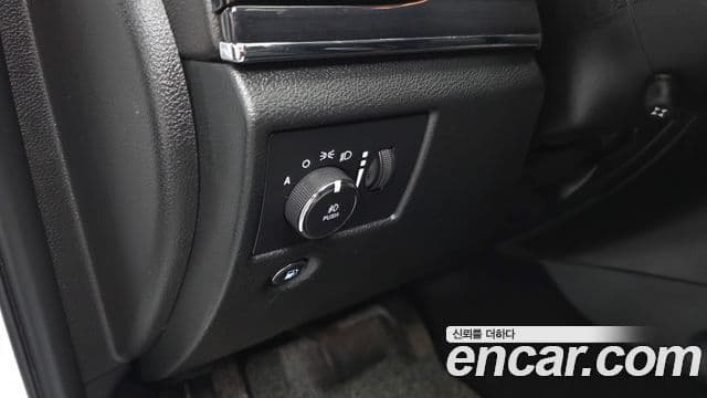 Jeep Grand Cherokee 2019 — ფოტო 21/35