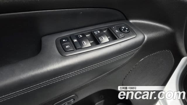 Jeep Grand Cherokee 2019 — ფოტო 29/35