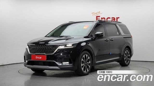 Kia Carnival 2021 — Фото 1/20