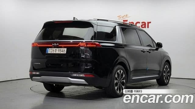 Kia Carnival 2021 — Фото 2/20