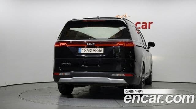 Kia Carnival 2021 — Фото 4/20