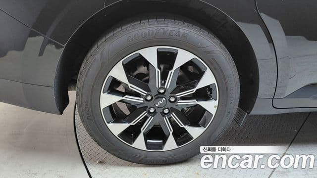 Kia Carnival 2021 — Фото 5/20