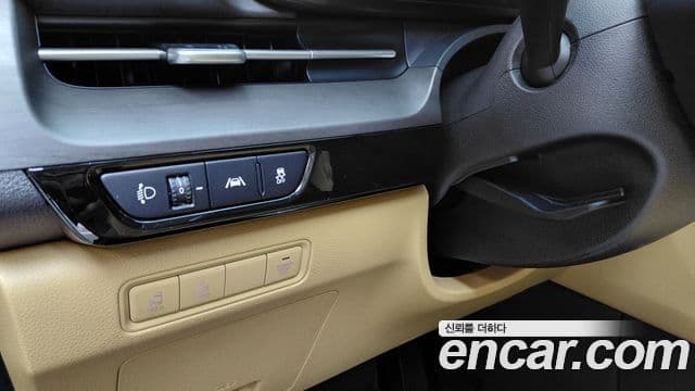 Kia Carnival 2021 — Фото 18/20