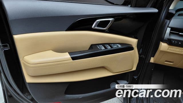 Kia Carnival 2021 — Şəkil 26/28