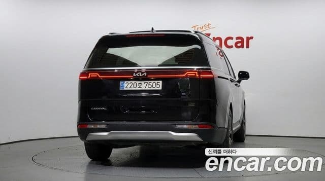 Kia Carnival 2023 — Фото 4/20