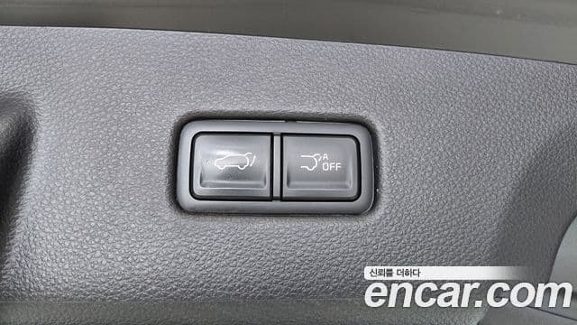Kia Carnival 2023 — Фото 16/20