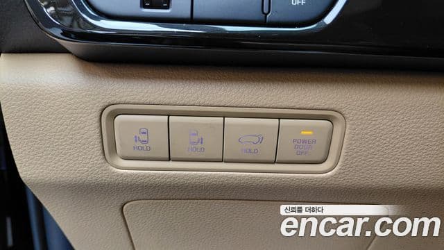 Kia Carnival 2023 — Фото 17/20