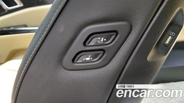 Kia Carnival 2023 — Фото 18/20