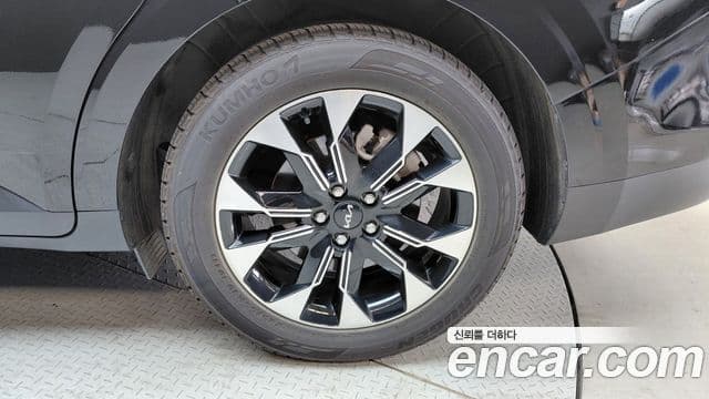 Kia Carnival 2023 — ფოტო 9/34