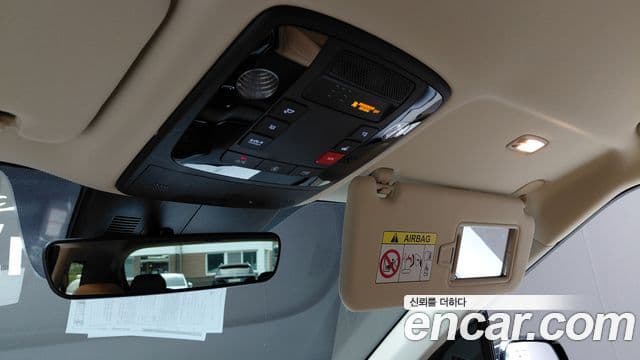 Kia Carnival 2023 — ფოტო 21/34