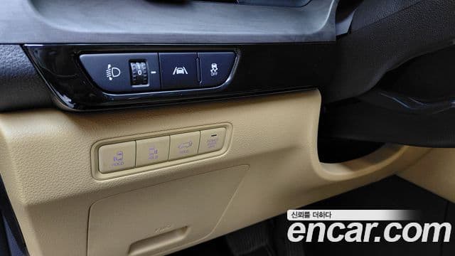Kia Carnival 2023 — ფოტო 3/34