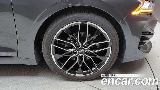 Kia K5 2021 — Şəkil 30/31
