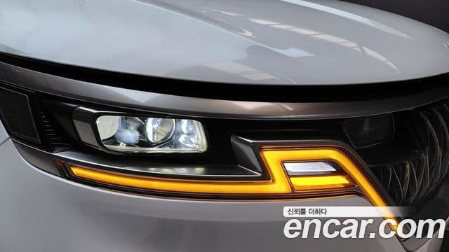 Kia Carnival 2022 — ფოტო 32/34