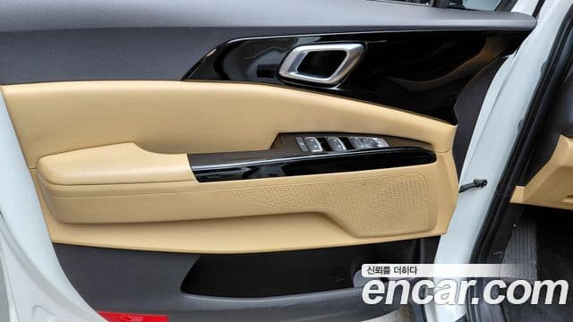 Kia Carnival 2022 — ფოტო 24/34