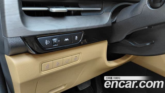Kia Carnival 2022 — ფოტო 11/34