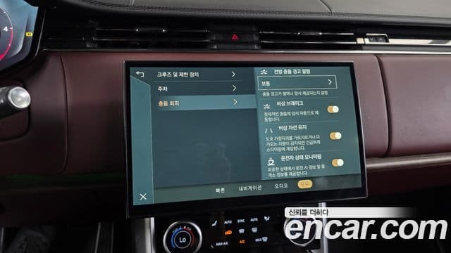 Land Rover Range Rover 2023 — Фото 16/20