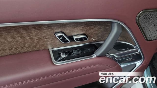 Land Rover Range Rover 2023 — Photo 38/38