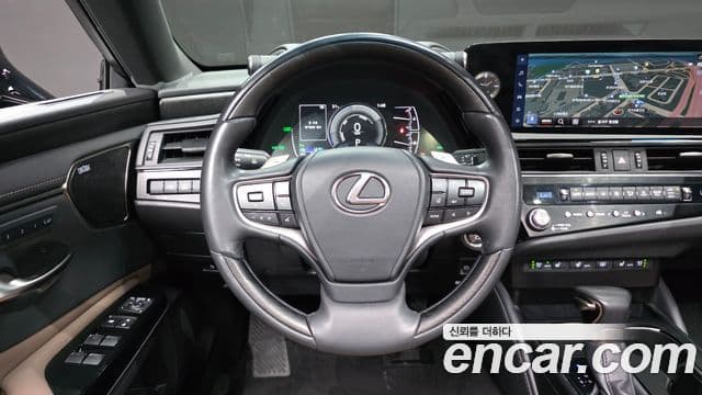 Lexus ES300h 2023 — Фото 11/20