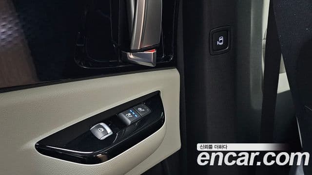 Kia Carnival 2021 — Фото 18/20