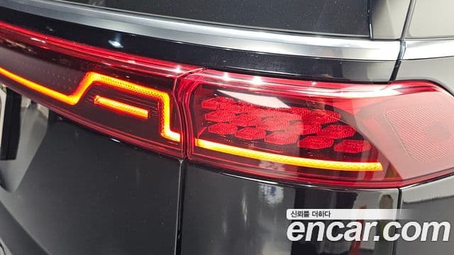 Kia Carnival 2021 — Photo 28/30