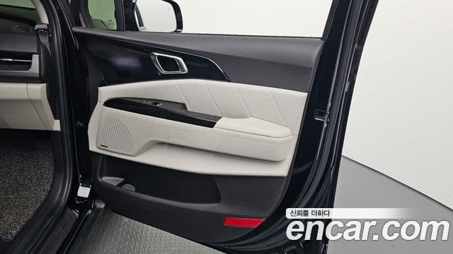 Kia Carnival 2021 — Photo 5/30