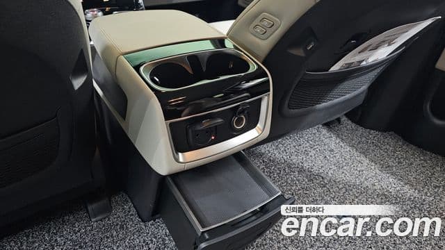 Kia Carnival 2021 — Photo 23/30