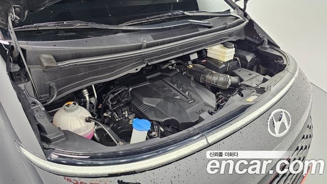 Hyundai Staria 2023 — Şəkil 28/30