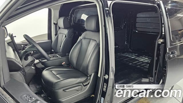 Hyundai Staria 2023 — Şəkil 16/30