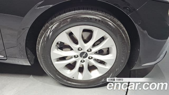 Kia K8 2022 — Şəkil 18/31