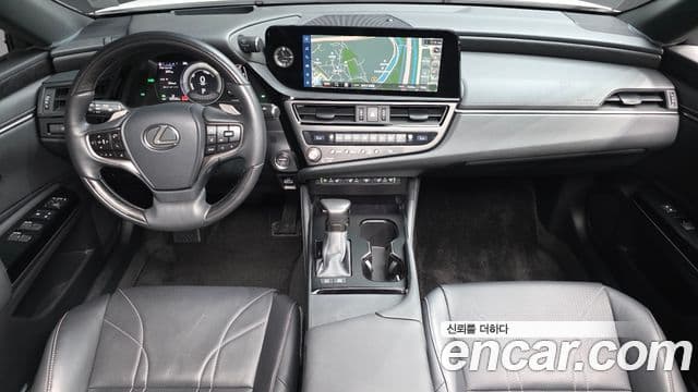 Lexus ES300h 2023 — Фото 7/20