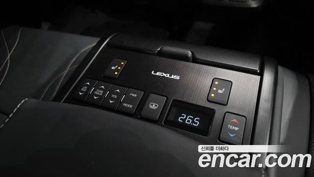 Lexus ES300h 2023 — Фото 19/20