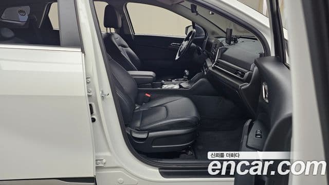 Kia Sportage 2022 — Şəkil 28/30