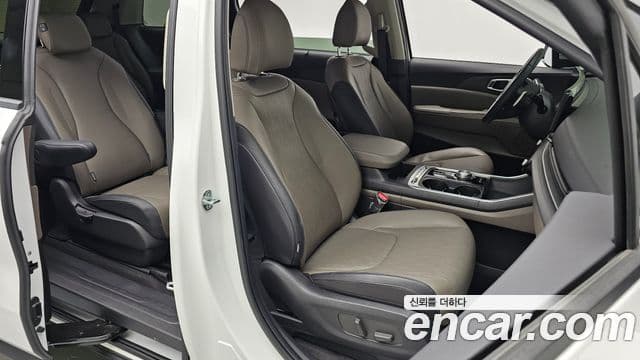Kia Carnival 2024 — Фото 11/20
