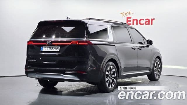 Kia Carnival 2021 — Фото 2/20