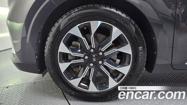 Kia Carnival 2021 — Фото 5/20