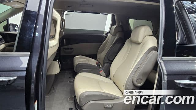 Kia Carnival 2021 — Фото 11/20