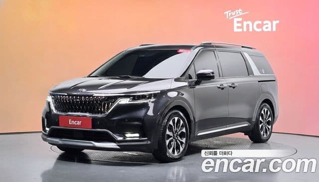 Kia Carnival 2021 — Фото 1/20