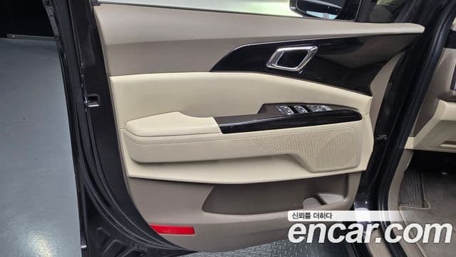 Kia Carnival 2021 — Photo 23/30