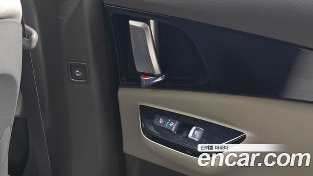 Kia Carnival 2021 — Photo 15/30