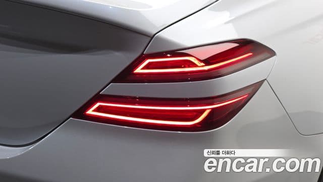 Genesis G70 2025 — Photo 17/33