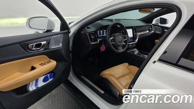 Volvo V60 Cross Country 2024 — Фото 10/20