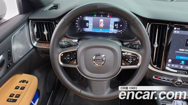 Volvo V60 Cross Country 2024 — Фото 14/20