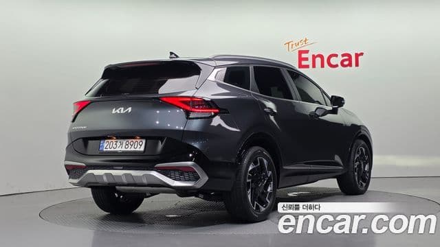 Kia Sportage 2023 — Фото 2/20