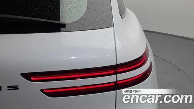 Genesis GV70 2021 — ფოტო 24/32